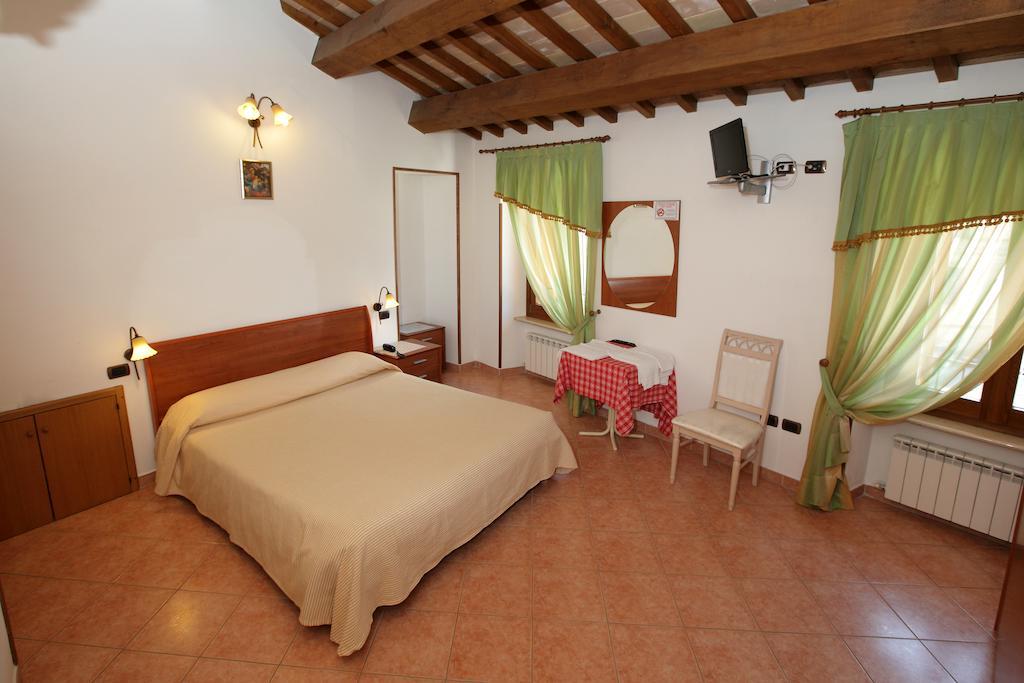 Albergo Ristorante Mancinelli Fossombrone Δωμάτιο φωτογραφία
