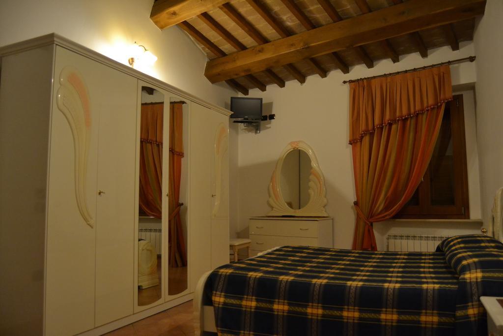 Albergo Ristorante Mancinelli Fossombrone Δωμάτιο φωτογραφία