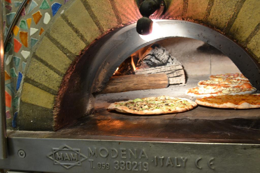 Albergo Ristorante Mancinelli Fossombrone Εξωτερικό φωτογραφία
